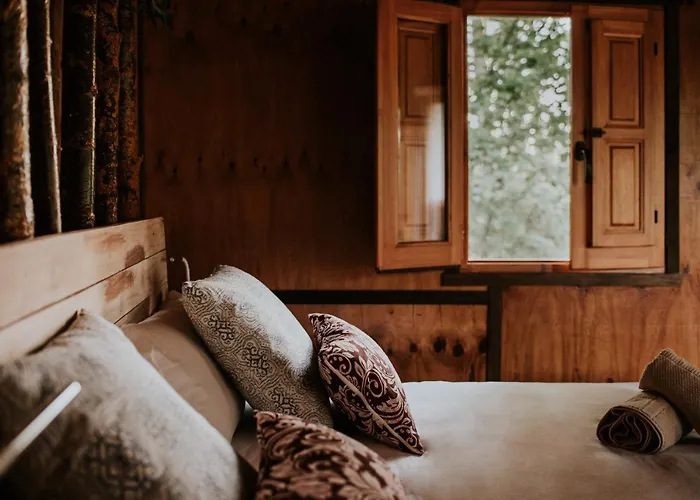 Durmiendo Entre Arboles, Bonita Cabana En La Rioja